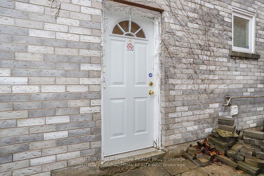 Additional image 2 of 132 Larratt Lane, Richmond Hill, ON, L4C 0E6