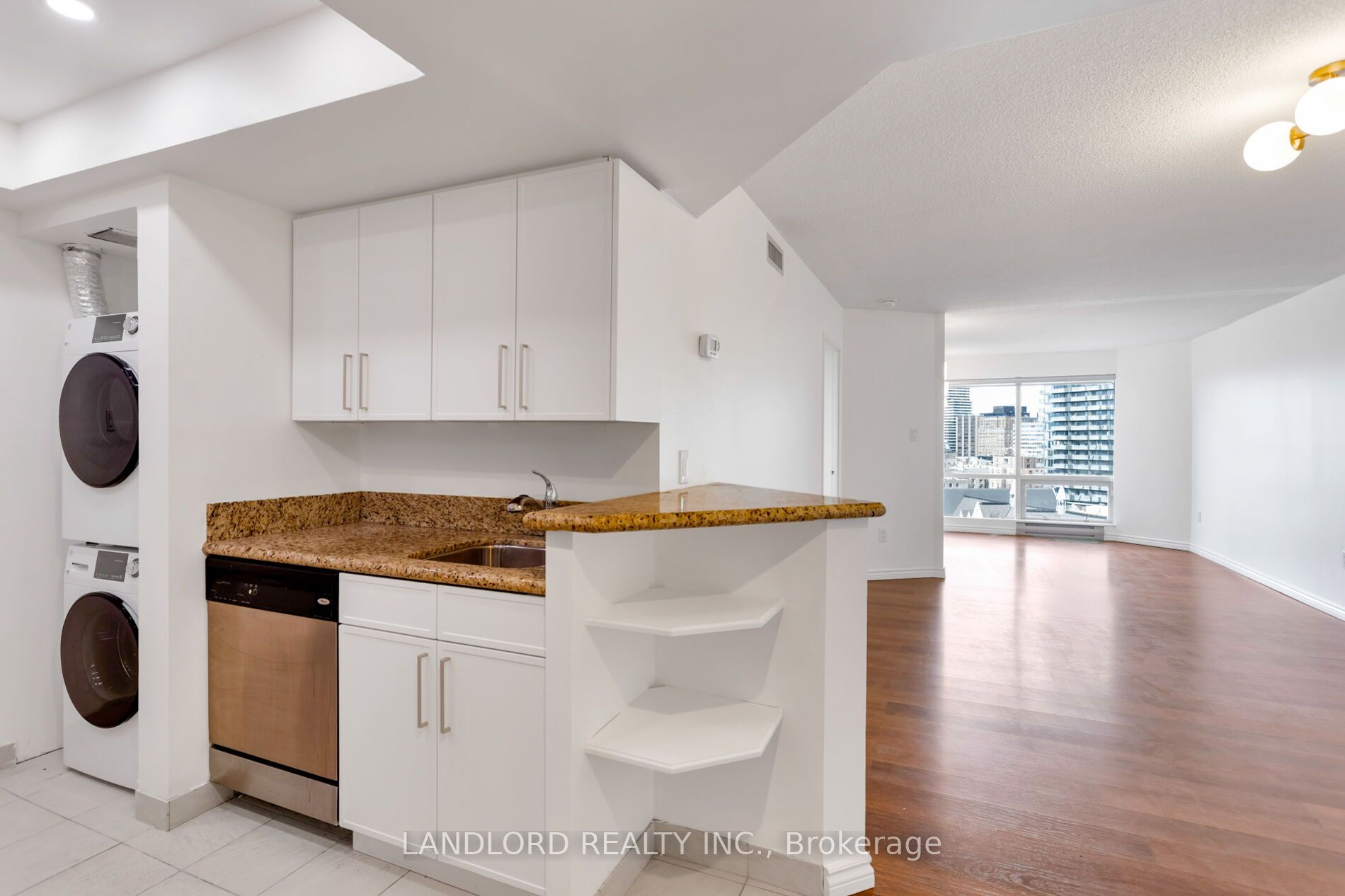Additional image 6 of 1202-1001 Bay Street, Toronto, ON, M5S 3A6