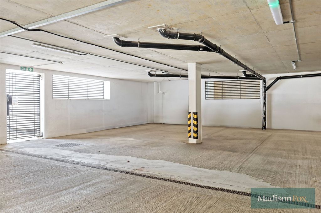 Additional image 33 of 4 bed flat for saleManor Road, Chigwell, Essex IG7