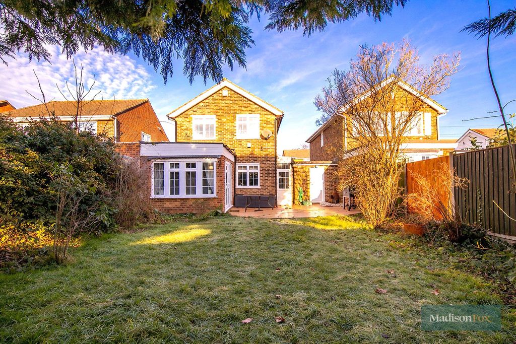 Additional image 23 of 3 bed detached house for saleAlderton Rise, Loughton, Essex IG10