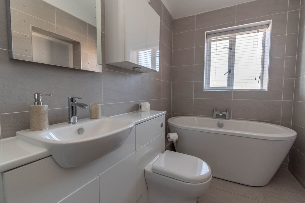 Additional image 18 of 2 bed flat for saleMainsail Yard, Wells-Next-The-Sea NR23