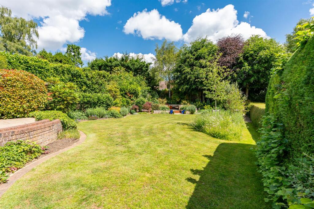 Additional image 4 of Canonsfield Road, Welwyn