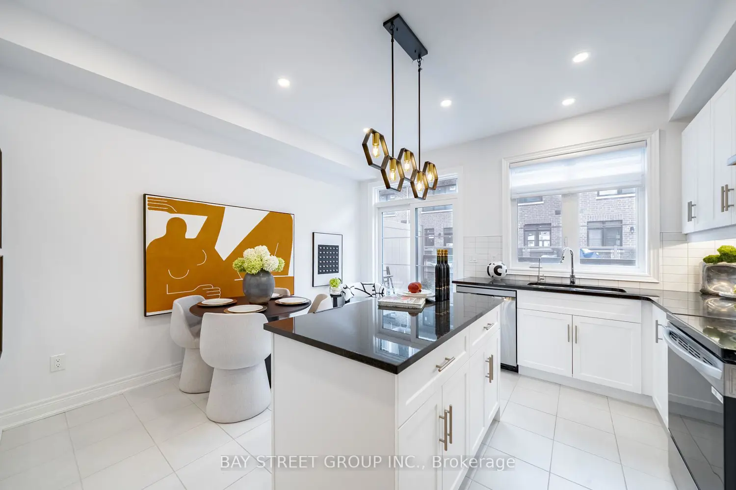 Primary image of 280 Melody Common 34