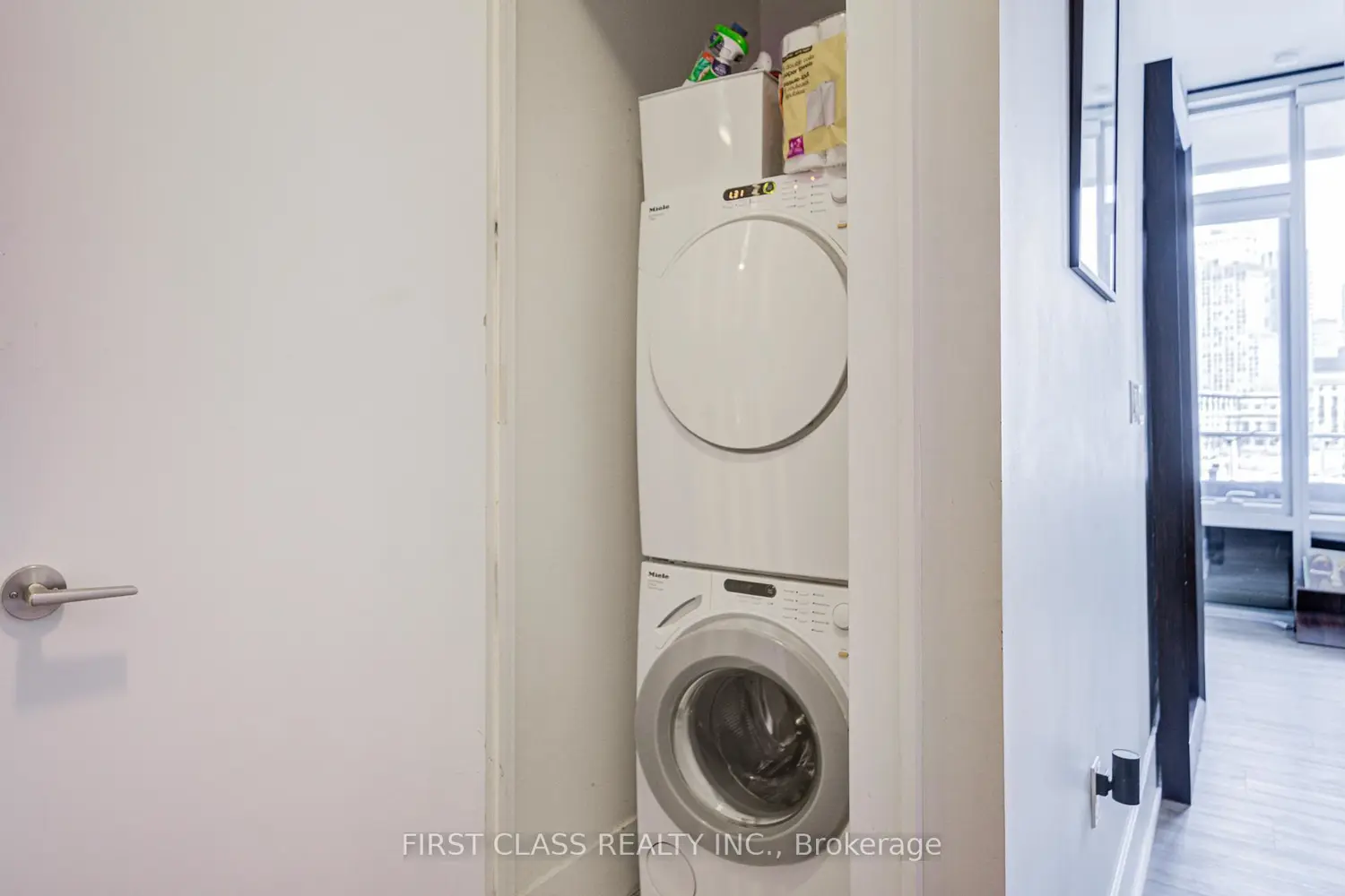 Additional image 17 of 39 Queens Quay 402