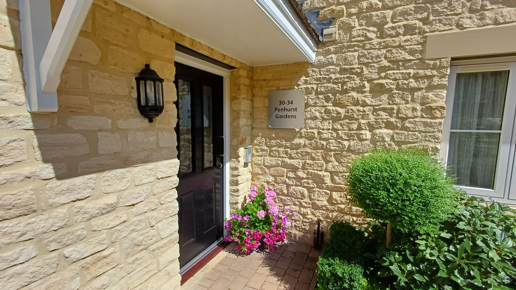 Additional image 5 of 3 bed flat for salePenhurst Gardens, Chipping Norton OX7