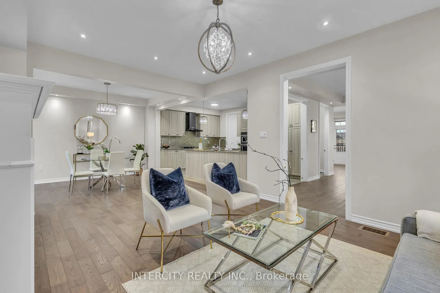 Additional image 10 of 45 Roulette Crescent