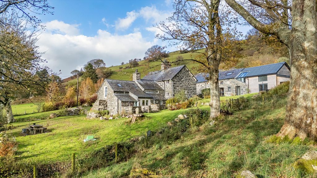 4 bed barn conversion for saleCynllwyd Uchaf, Bala LL23 photo 4