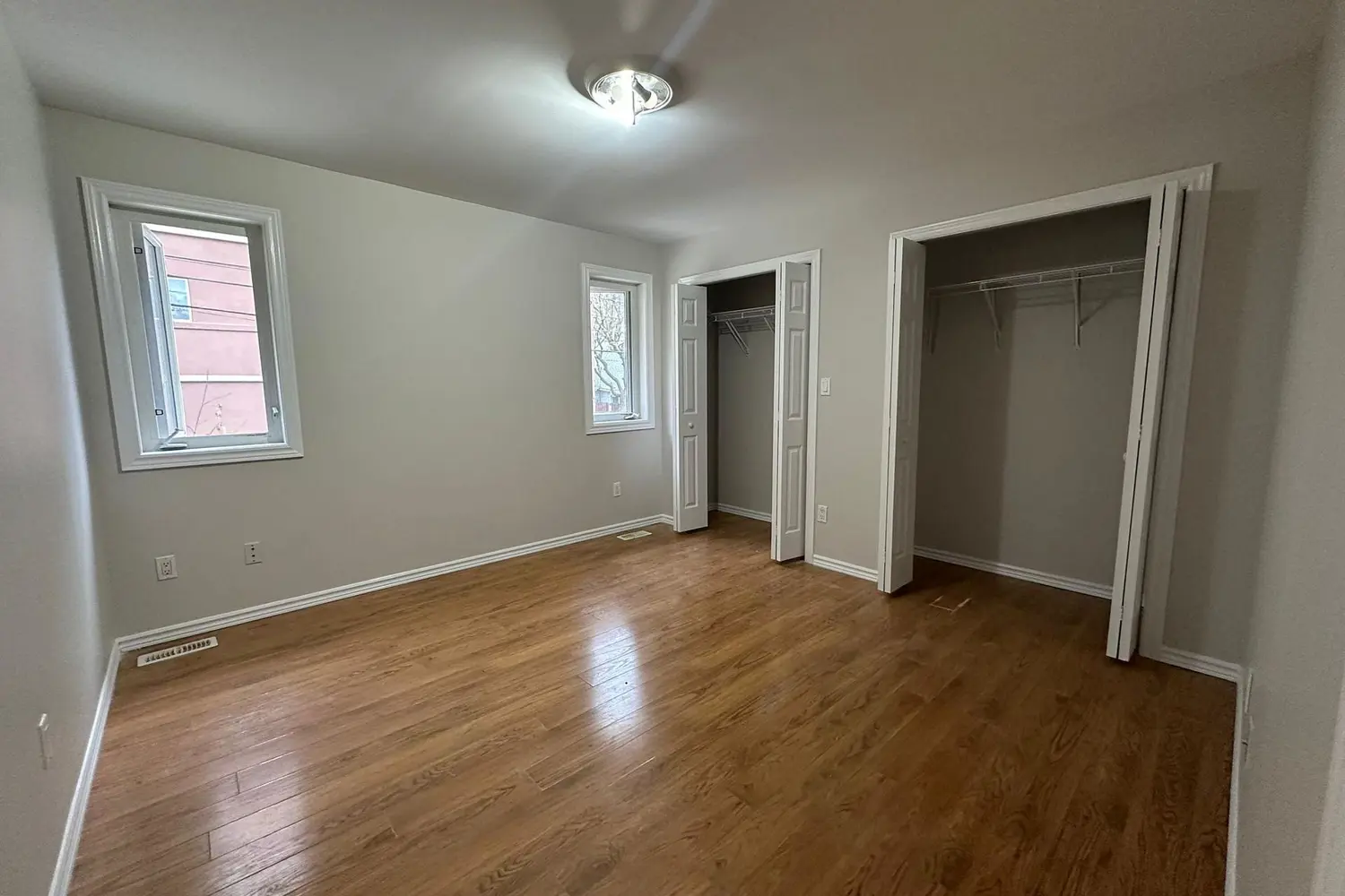 975 Albert Road photo 4