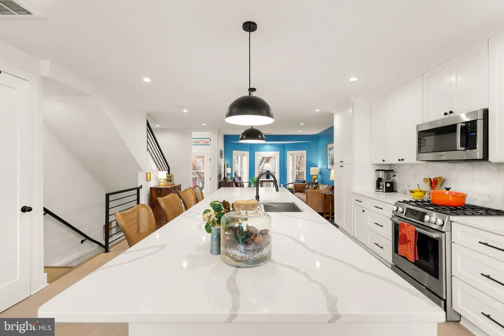 Additional image 6 of 632 Rock Creek Church Rd NW Unit 2, Washington, DC 20010