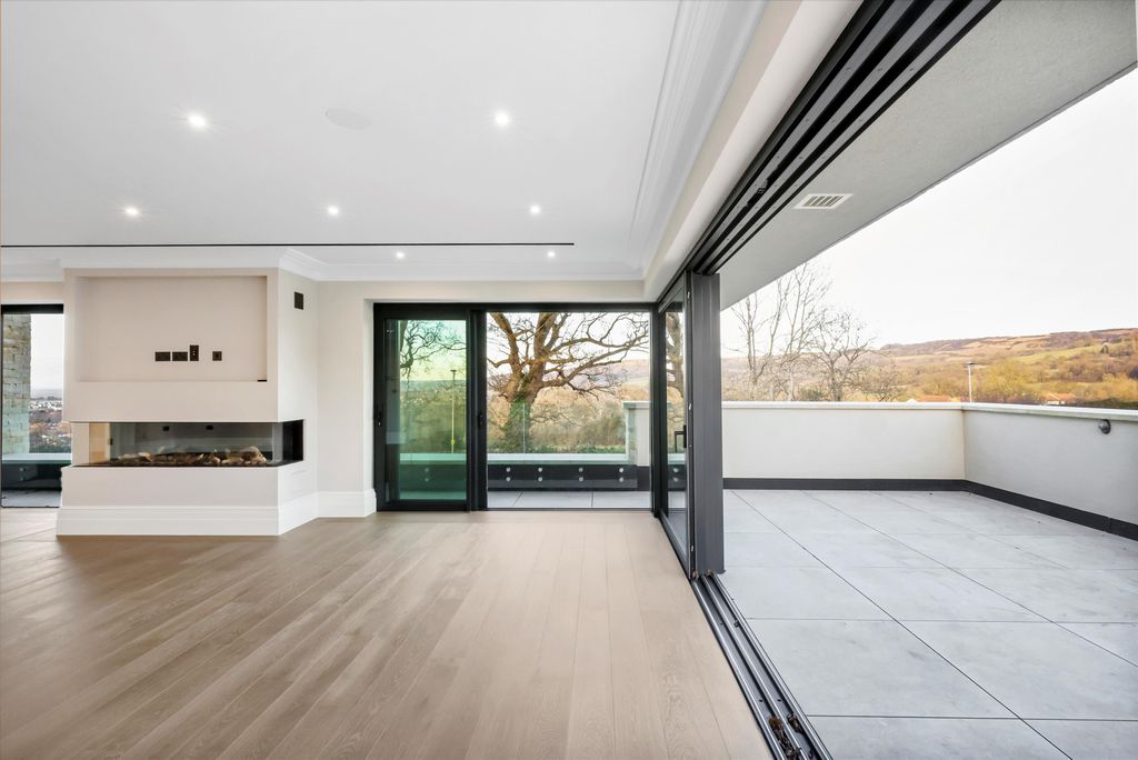 Additional image 4 of 6 bed detached house for saleSovereign View, Charlton Kings, Cheltenham, Gloucestershire GL52