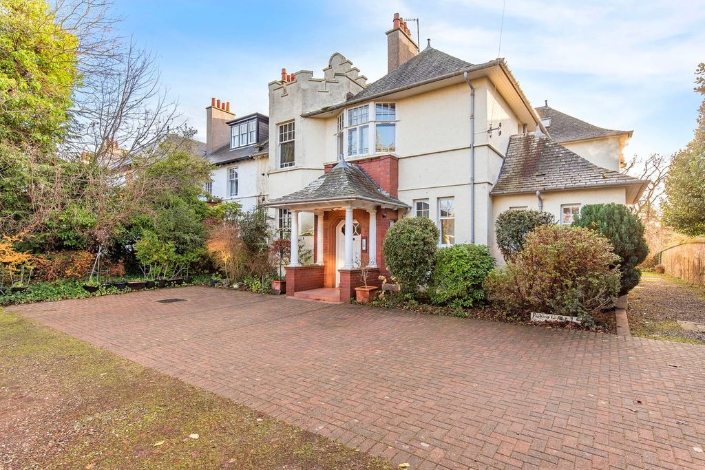 2 bed flat for saleHepburn Gardens, St Andrews KY16