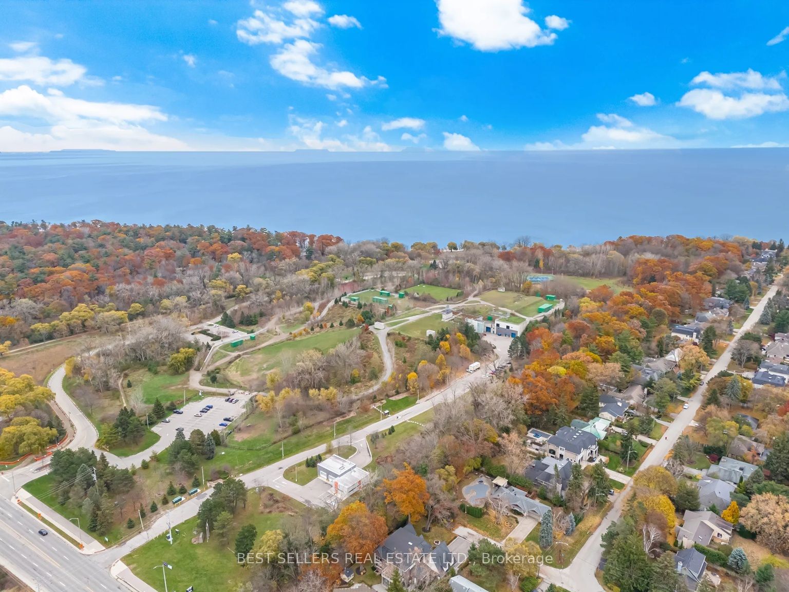898 Parkland Ave Avenue, Mississauga, ON, L5H 3H1