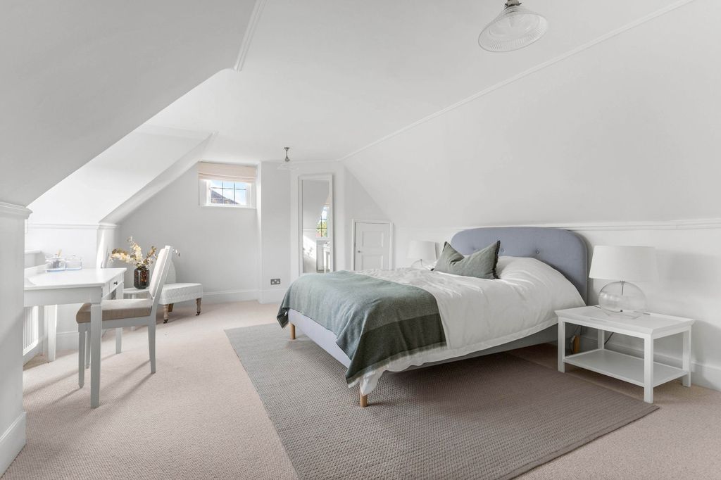 Additional image 64 of 6 bed detached house for saleRoundwood Avenue, Hutton Mount, Brentwood CM13