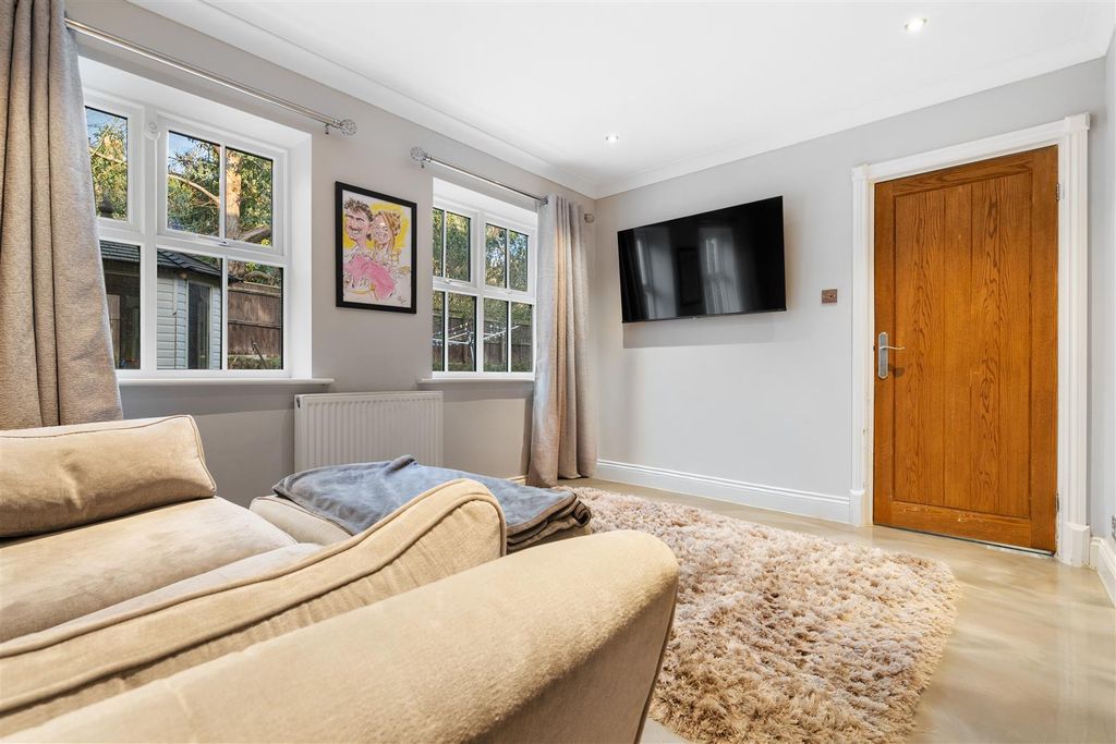Additional image 18 of 6 bed detached house for salePark Drive, Hartlepool TS26