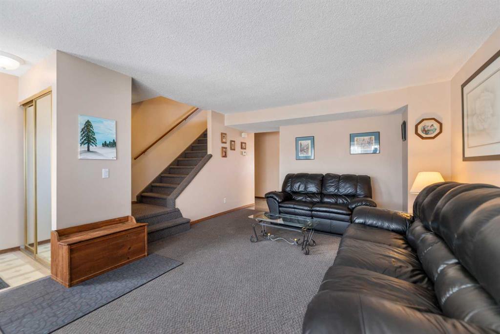 Additional image 6 of 185 Pinemeadow Road NE, Calgary, AB, T1Y 4N8