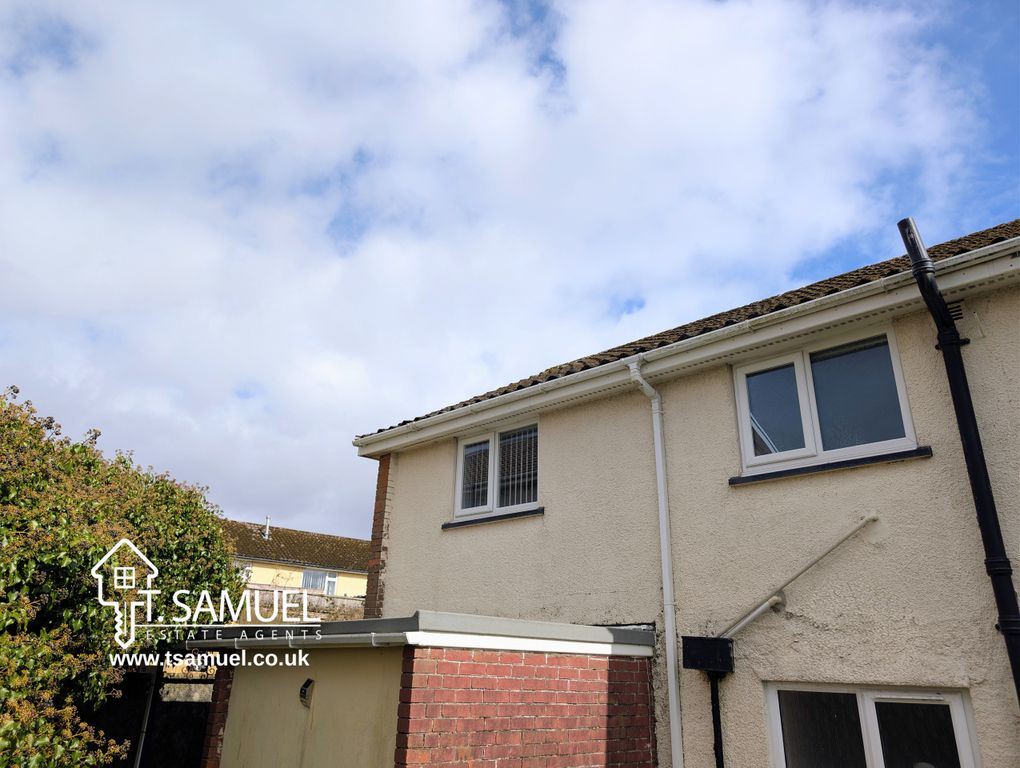 2 bed flat for saleBryn Moreia, Aberdare CF44
