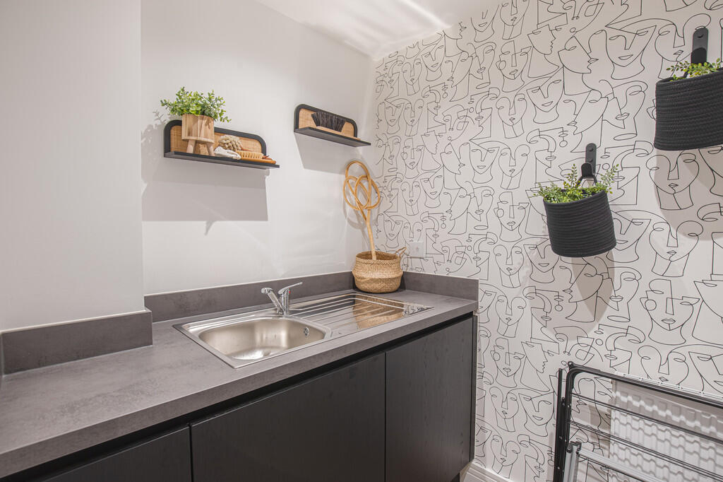 Additional image 6 of Aberdeen