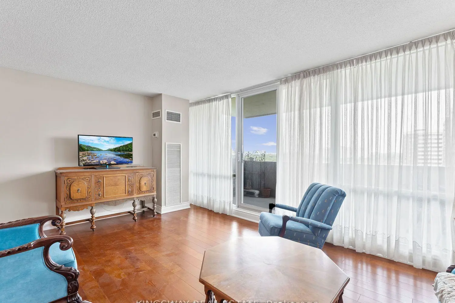 Additional image 9 of 240 Scarlett Road 1504