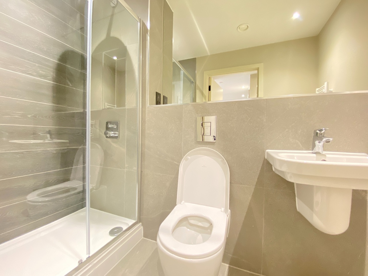 Additional image 9 of 2 Bed Flat, Spinners Way, M15, N1 7GU