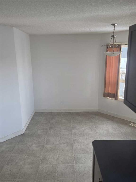 Additional image 6 of 210 Saddlebrook Way NE, Calgary, AB, T3J 0B5