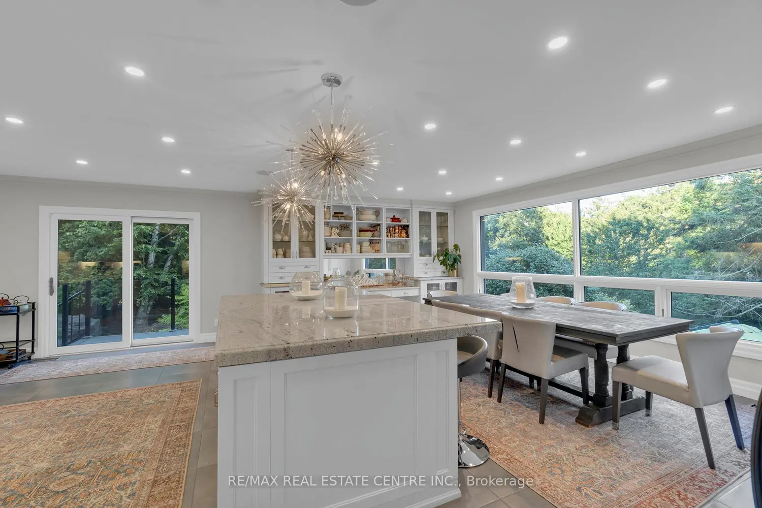 1175 Derry Road photo 3