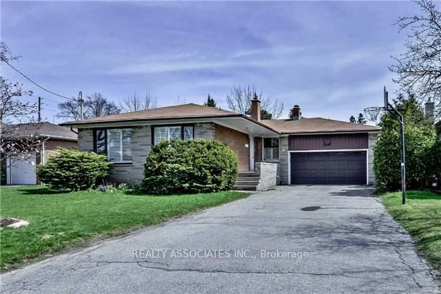 9 Muirkirk Road, Toronto, ON, M2R 1W2