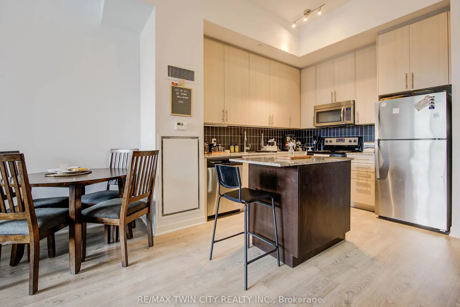 Additional image 7 of 85 Duke Street 112