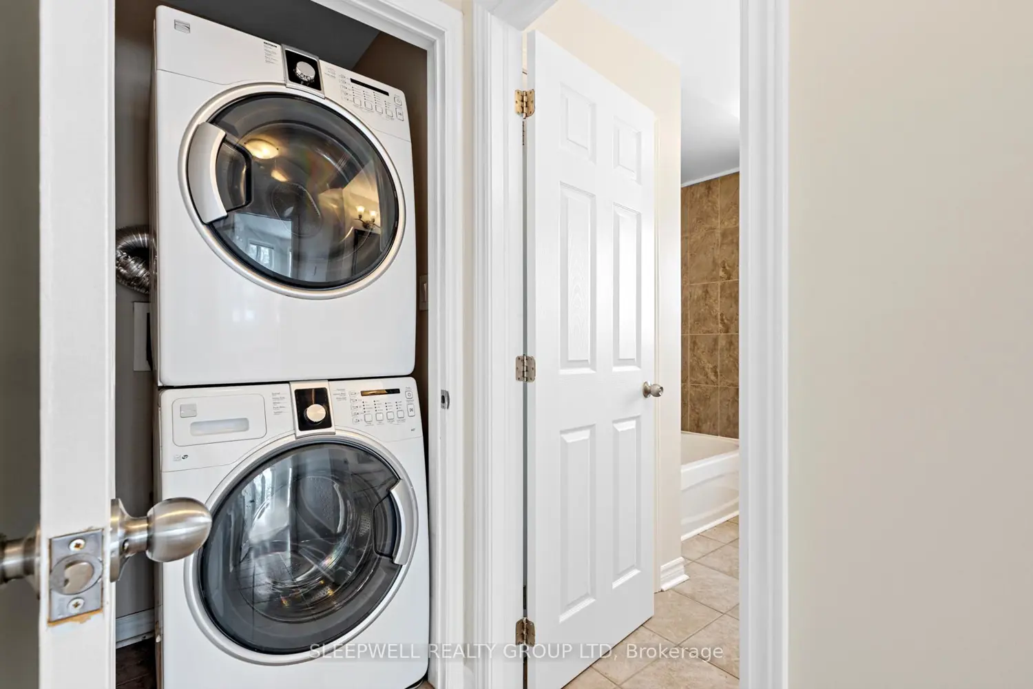 Additional image 13 of 94 Fourth Avenue