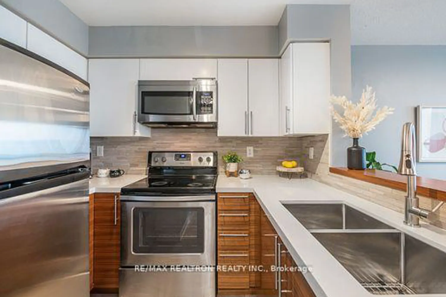 Additional image 5 of 39 Oneida Crescent 720