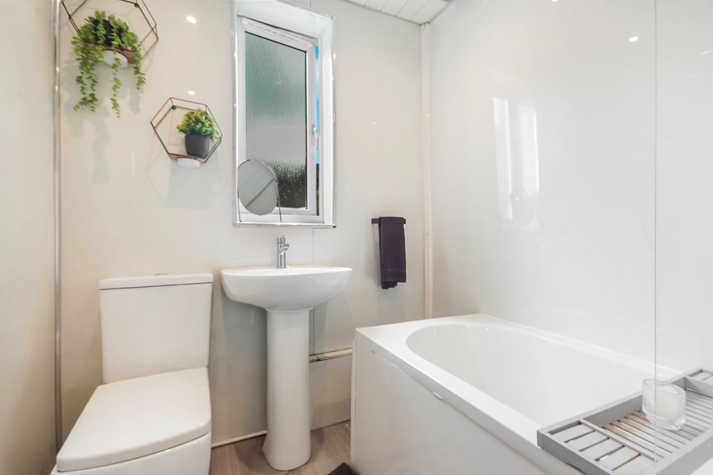 Additional image 11 of 2 bed flat for saleLeven Road, Coatbridge ML5