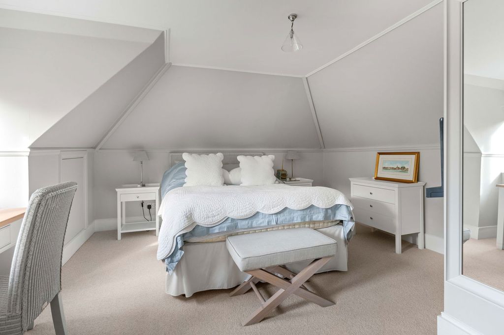 Additional image 58 of 6 bed detached house for saleRoundwood Avenue, Hutton Mount, Brentwood CM13