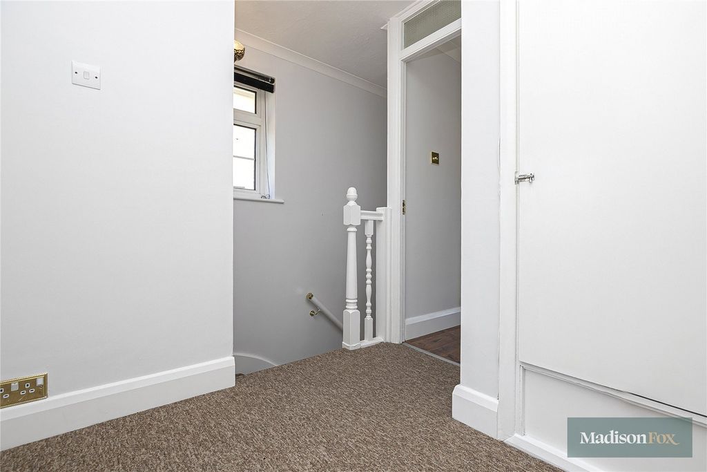 Additional image 15 of 3 bed detached house for saleAlderton Rise, Loughton, Essex IG10