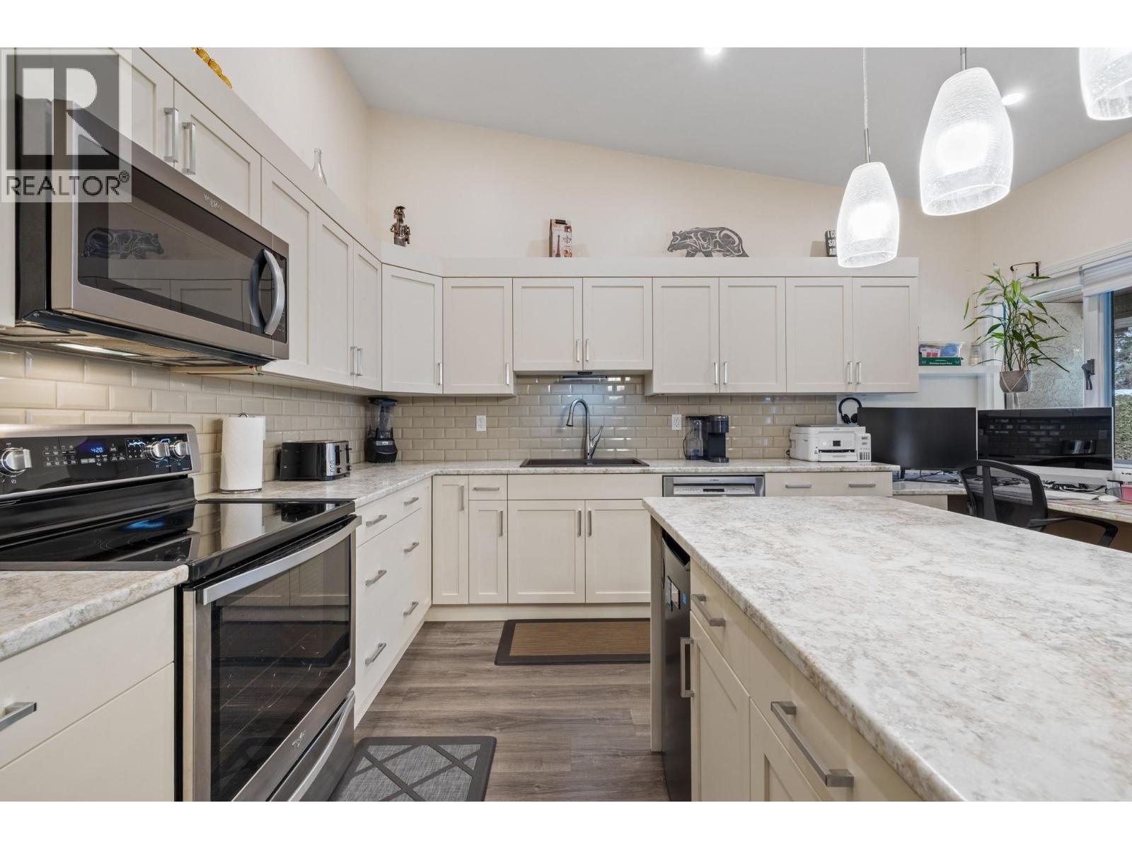 Additional image 3 of 8-1873 Parkview Crescent, Kelowna, BC, V1X7G7