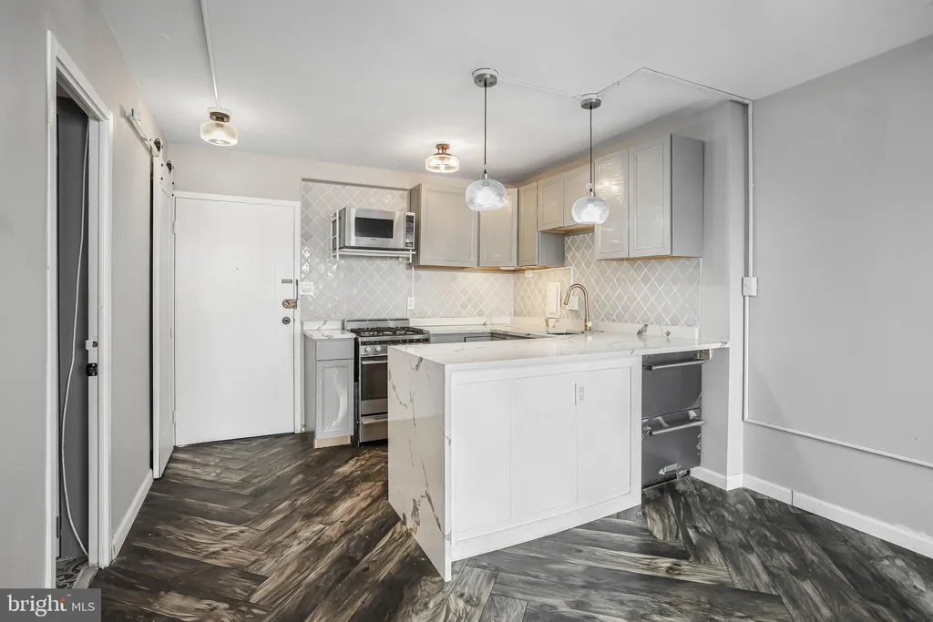 Additional image 18 of 922 24th Street NW Unit 301, Washington, DC 20037