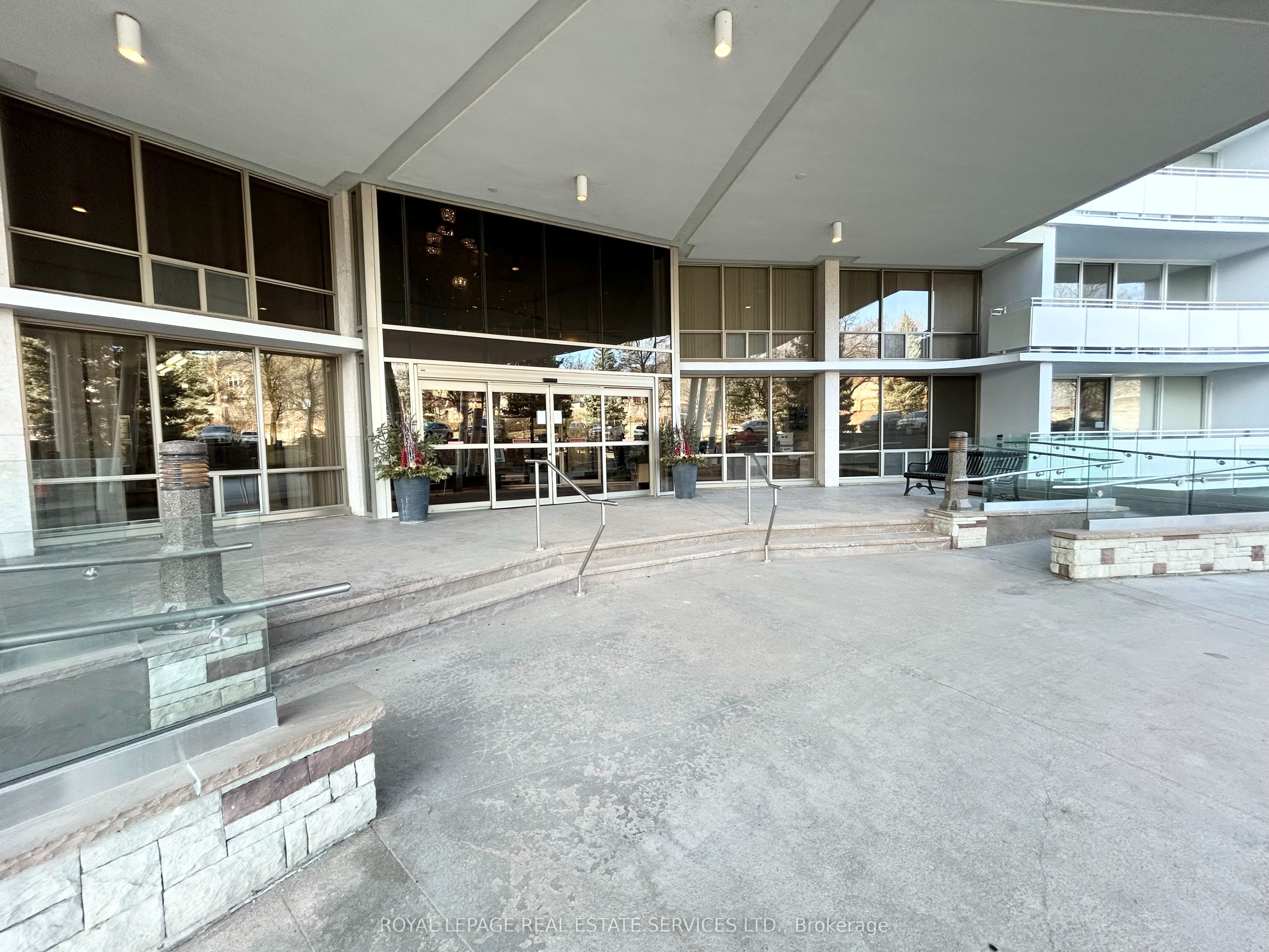 Additional image 3 of A24-20 North Shore Boulevard W, Burlington, ON, L7T 1A1