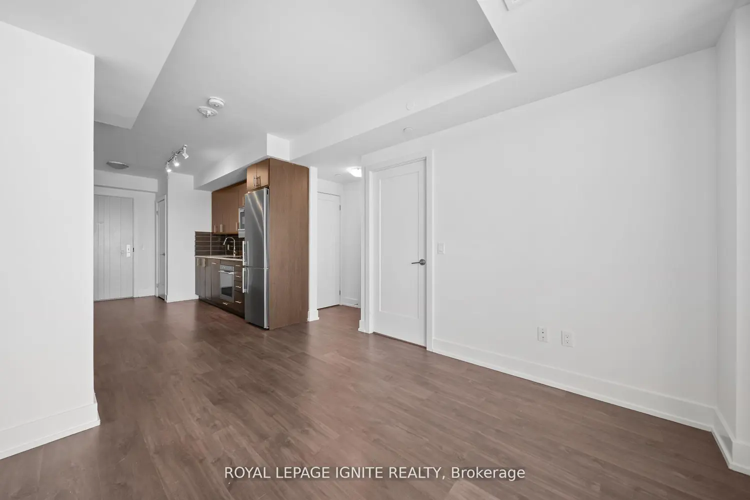 Additional image 6 of 2550 Simcoe Street 906