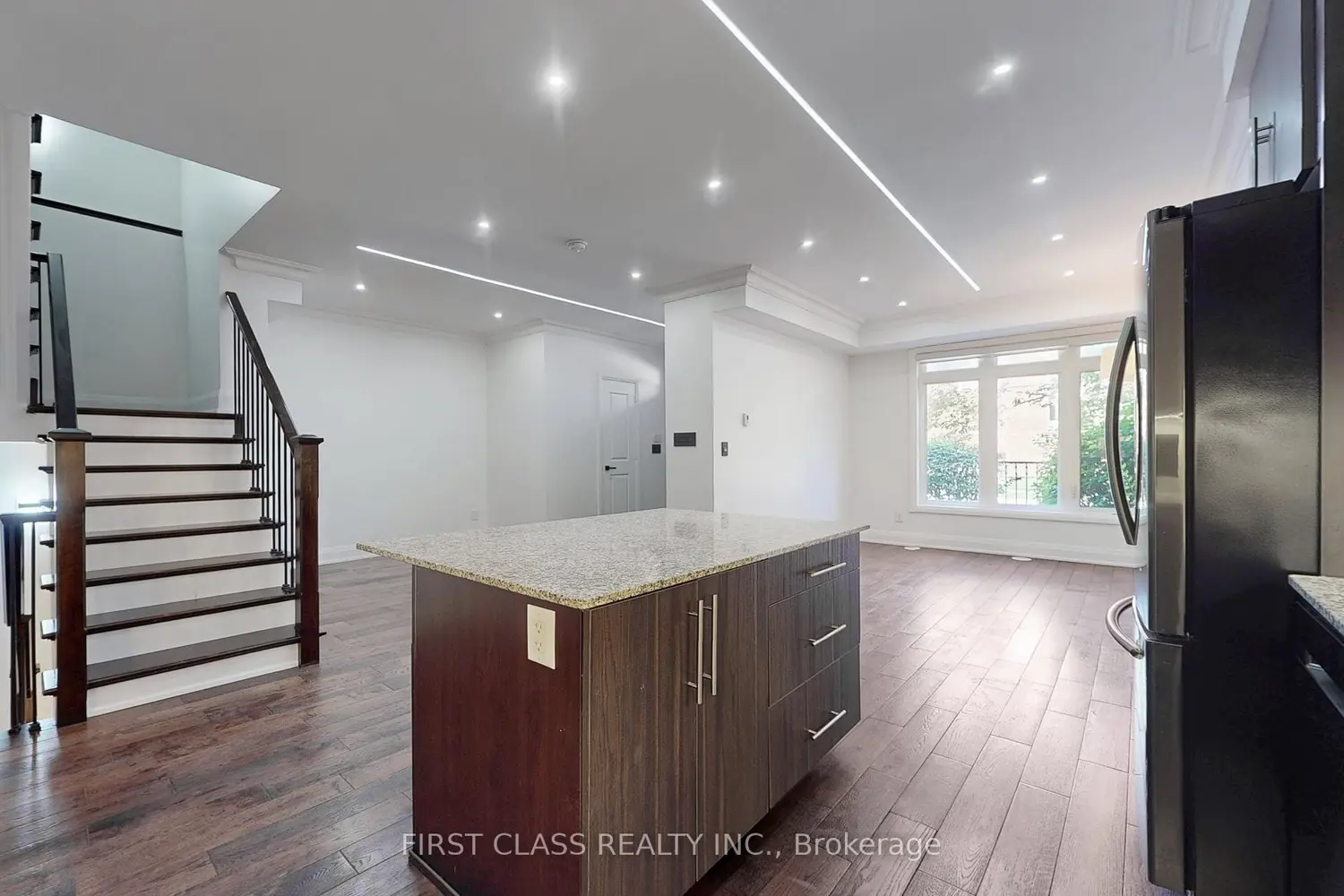Additional image 9 of 9 Oakburn Crescent Th 28