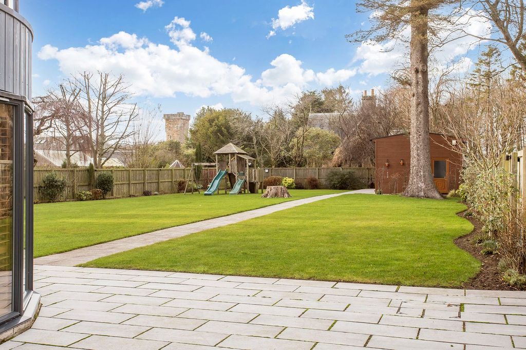 Additional image 38 of 5 bed detached house for saleElie KY9