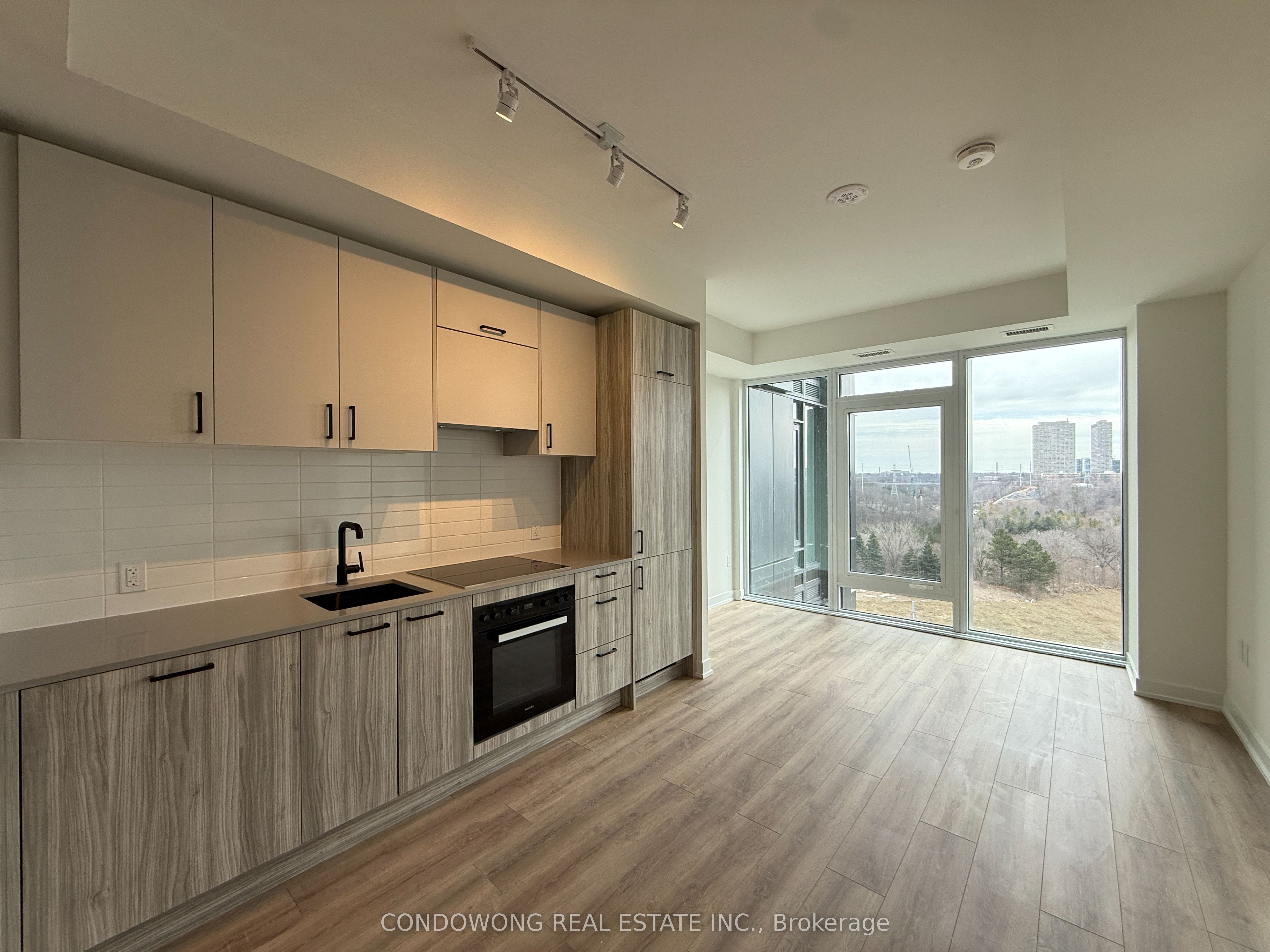 Additional image 2 of 710-5 Quarrington Lane, Toronto, ON, M3C 0S5