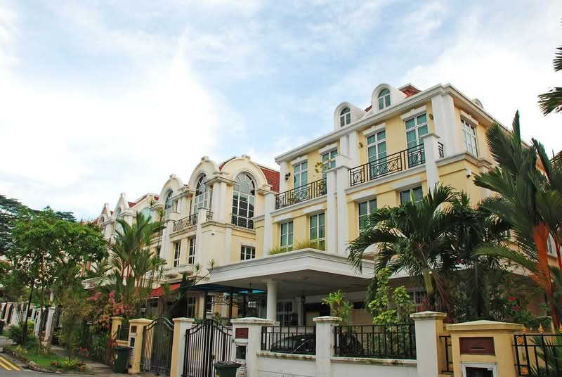 Additional image 30 of Burgundy Crescent