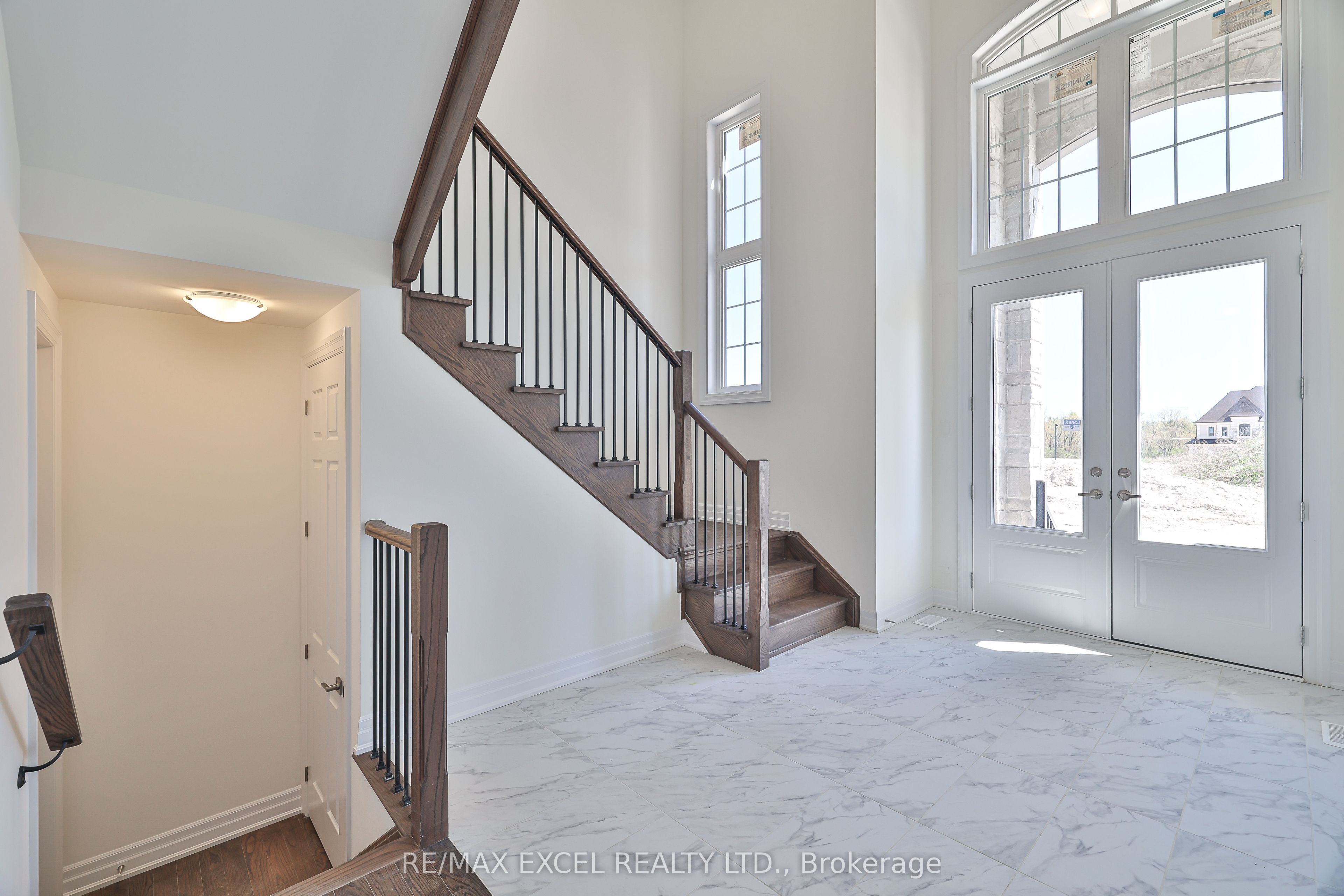 Additional image 4 of 24 Sunny Acre Crescent, King, ON, L7B 1B6