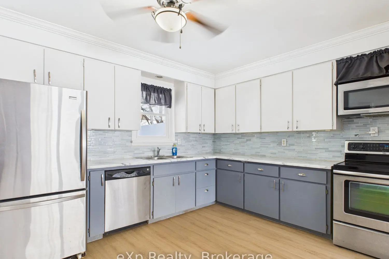 120 Colborne Street photo 5