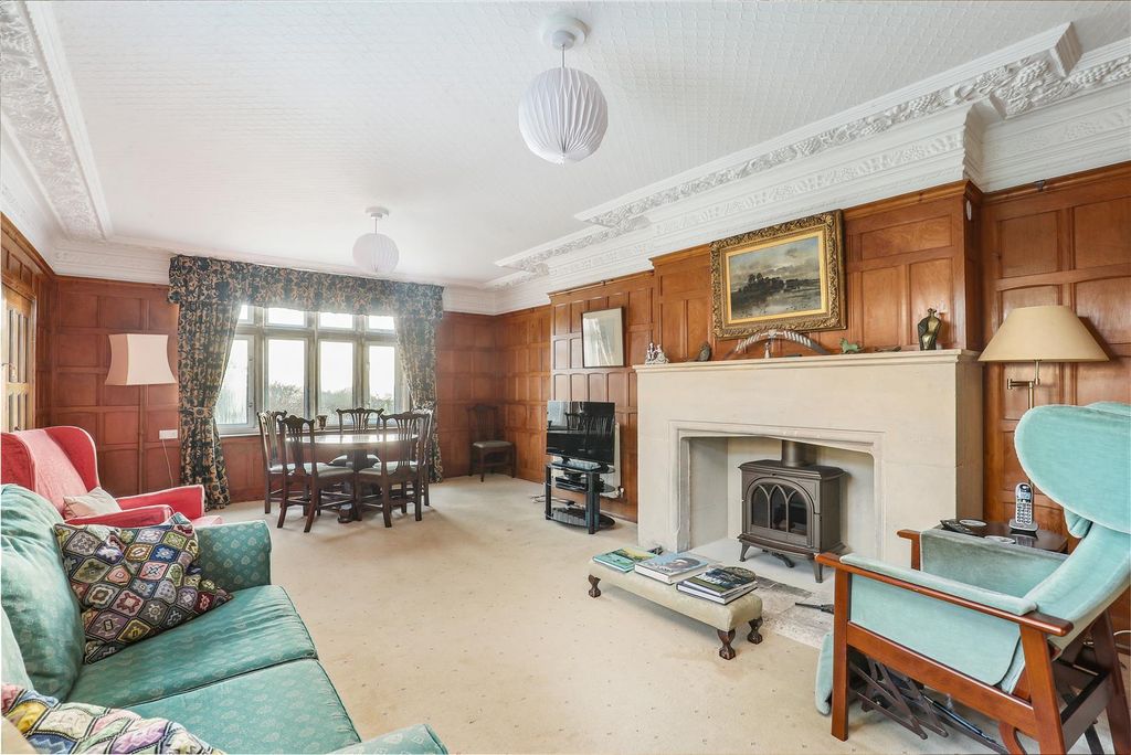 2 bed flat for salePrivate Road, Rodborough Common, Stroud GL5 photo 2