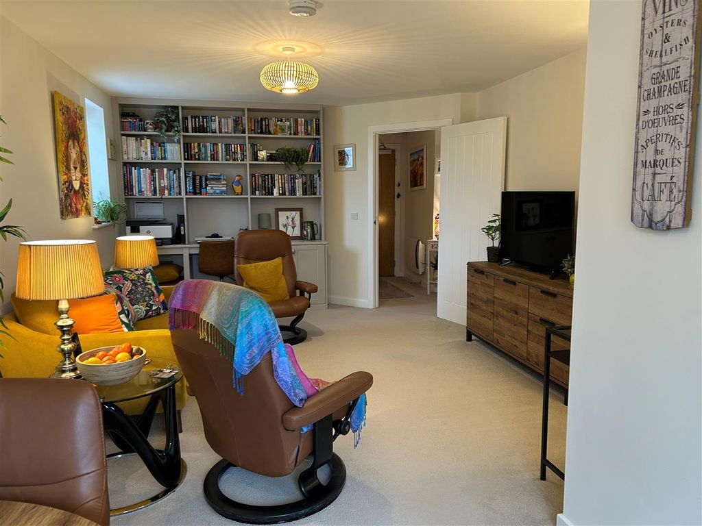 Additional image 6 of 2 bed flat for saleHooton Road, Willaston, Neston CH64