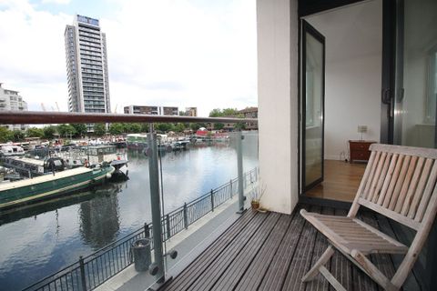 Boardwalk Place, Canary Wharf, London E14