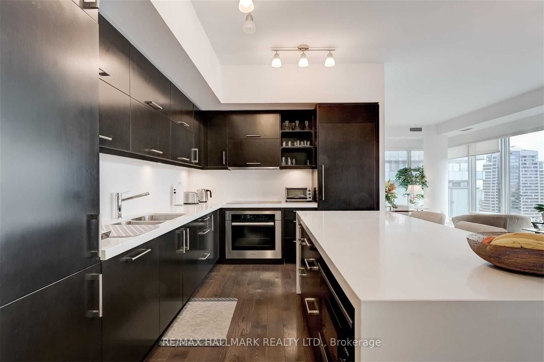 Additional image 4 of 4101-65 St Mary Street, Toronto, ON, M5S 0A6