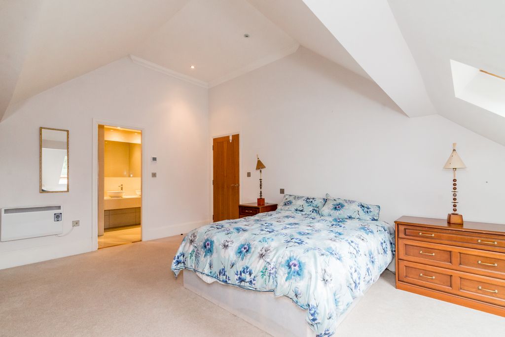 Additional image 15 of 3 bed flat for sale20 Royal Court Apartments, 60 - 66 Lichfield Road, Sutton Coldfield B74