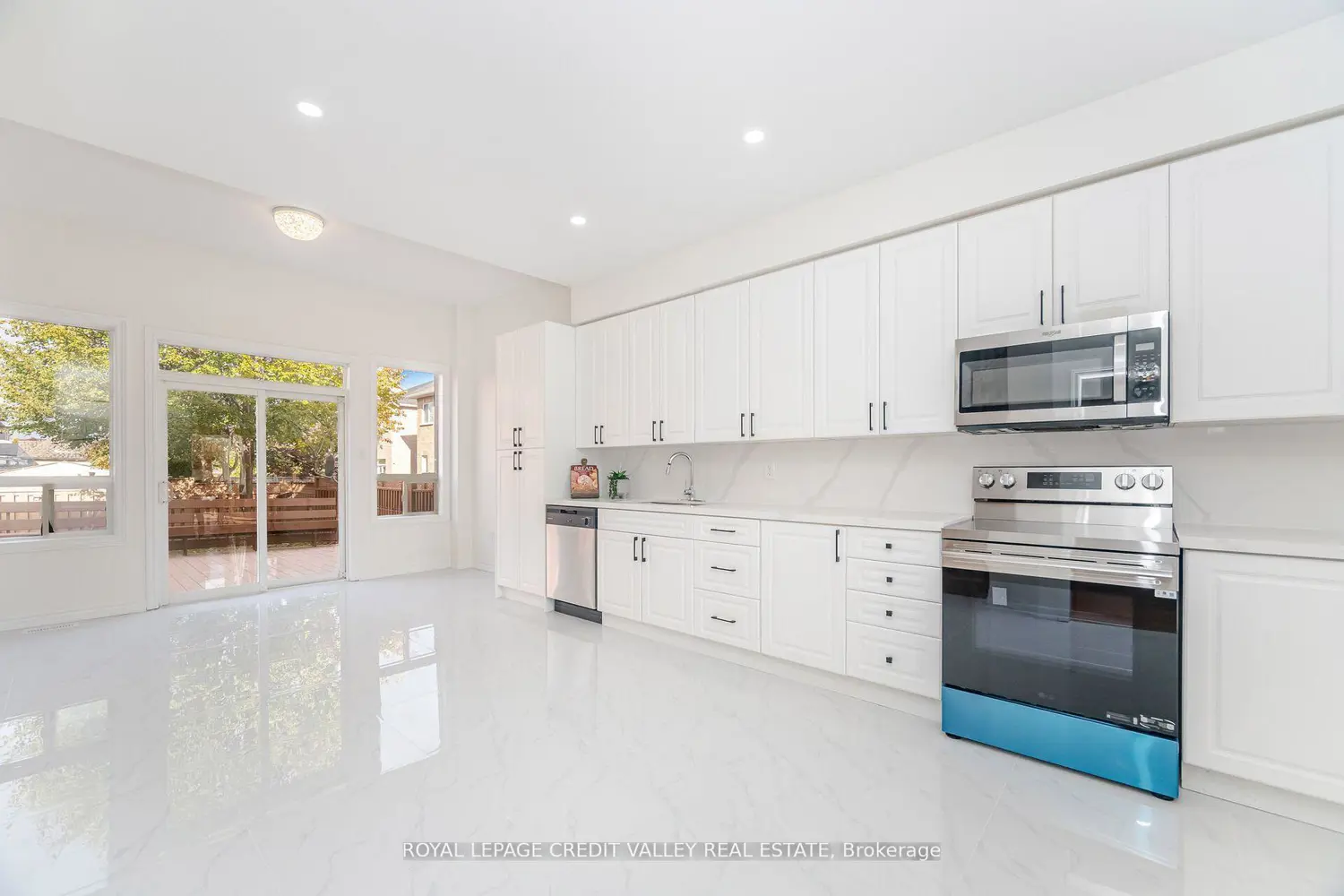 Additional image 2 of 70 Blue Diamond Drive