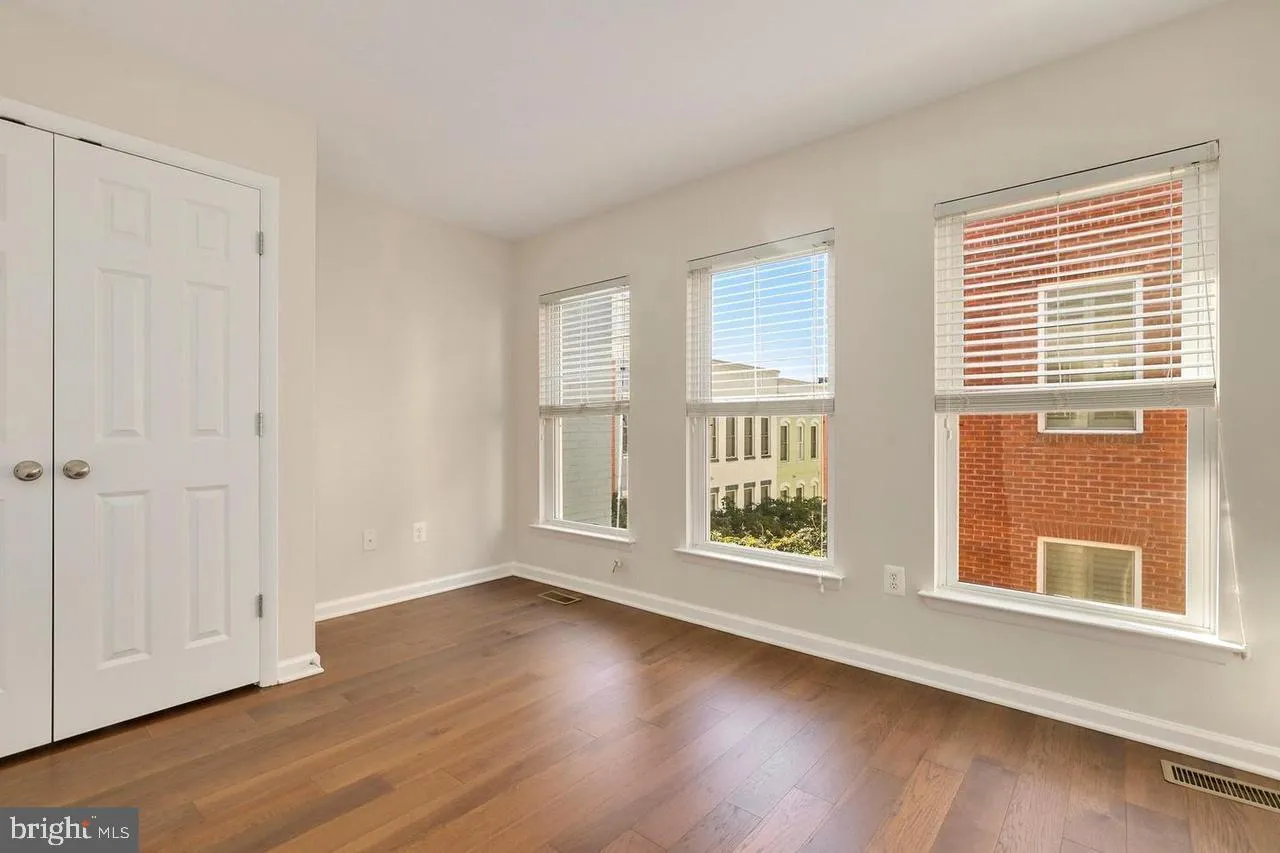 Additional image 42 of 924 4th Street SE, Washington, DC 20003