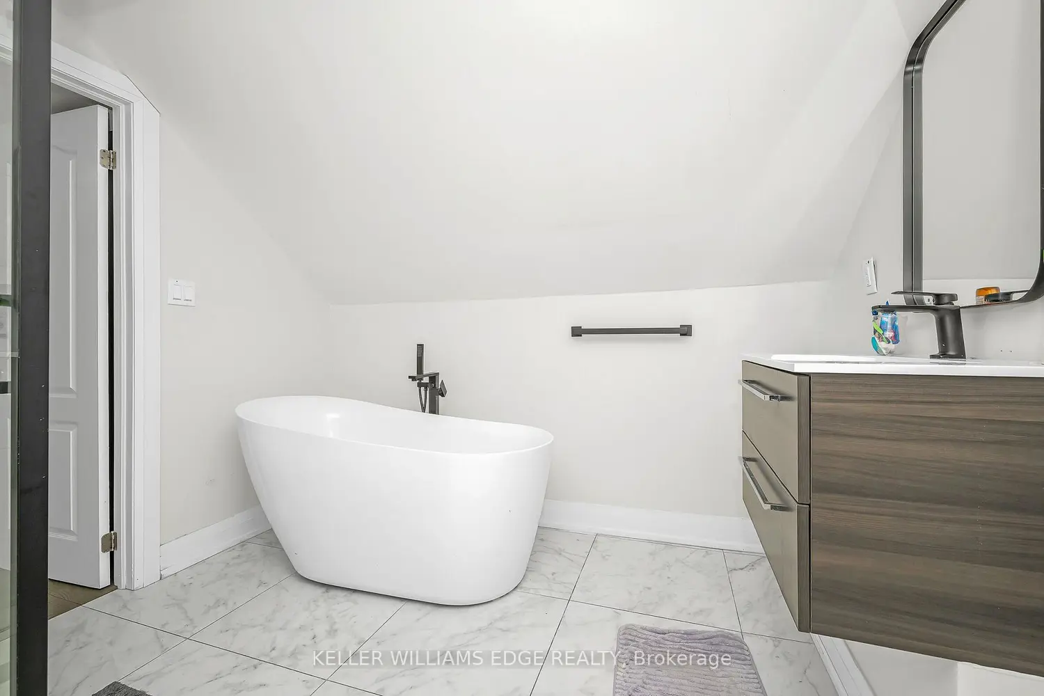 Additional image 15 of 60 West 1St Street